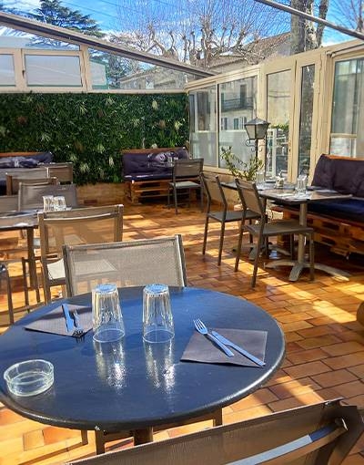 Le restaurant - Le Commerce - Goudargues - restaurant GOUDARGUES